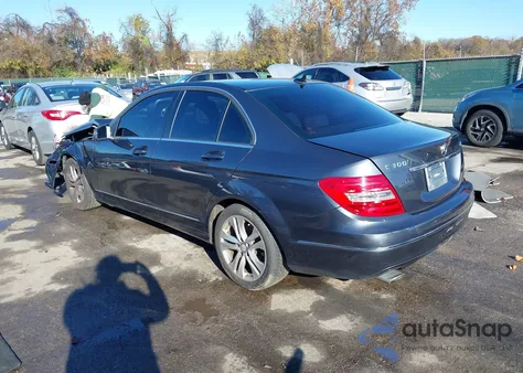 2014 Mercedes-Benz C 300 Luxury 4Matic из США, поврежденный, VIN WDDGF8AB0EA956484